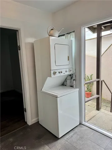 $2,000 | 5118 Huntington Drive South, Unit 1/2, Los Angeles, CA 90032