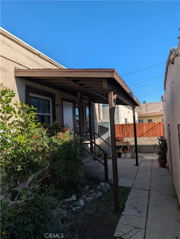 $2,000 | 5118 Huntington Drive South, Unit 1/2, Los Angeles, CA 90032