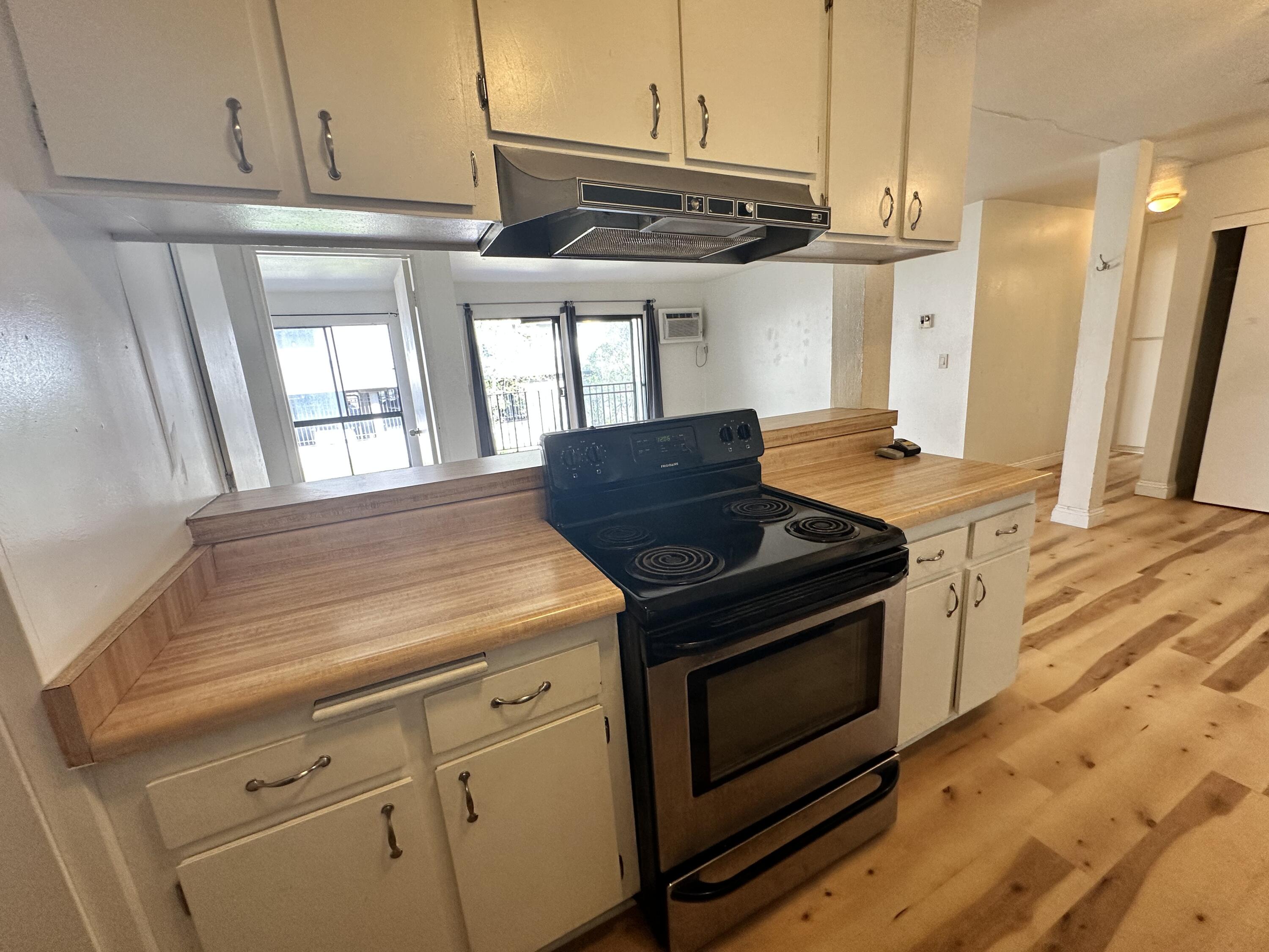 6780 Friars Road, Unit 341 San Diego, CA 92108 - Photo 6 of 21 IMG_2688