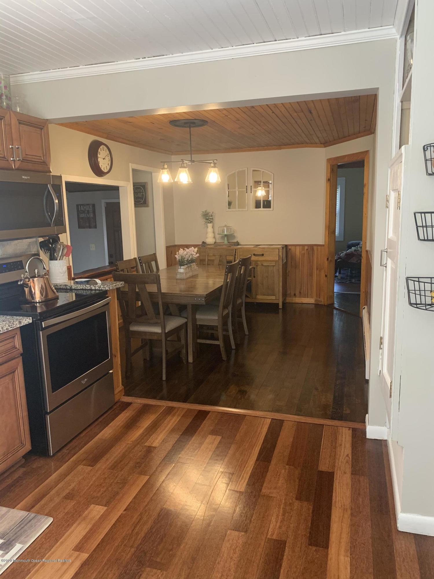 51 Thompson Bridge Road Jackson, NJ 08527 - Photo 13 of 60 Kitchen:Dining 2