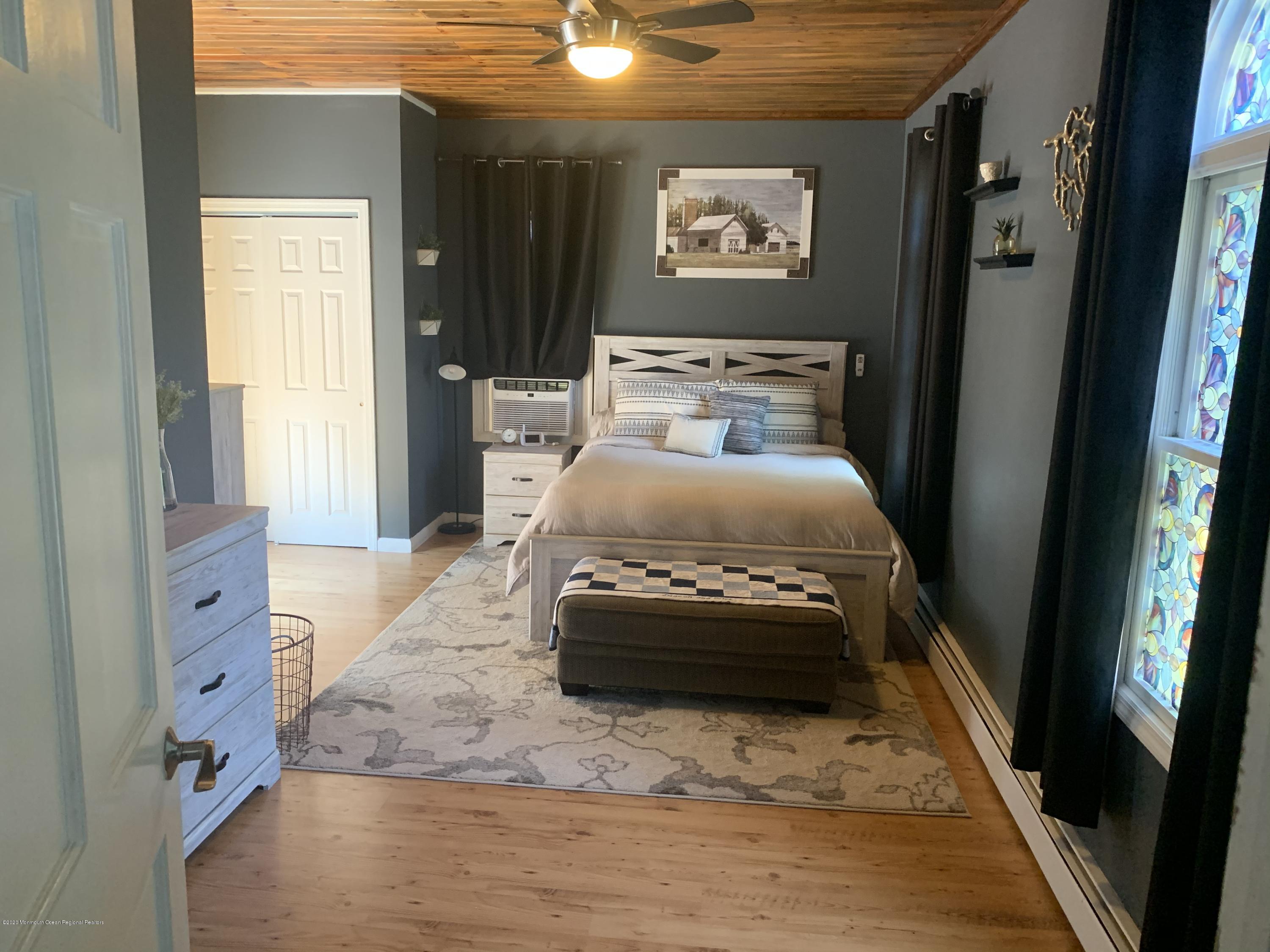51 Thompson Bridge Road Jackson, NJ 08527 - Photo 23 of 60 Master bedroom