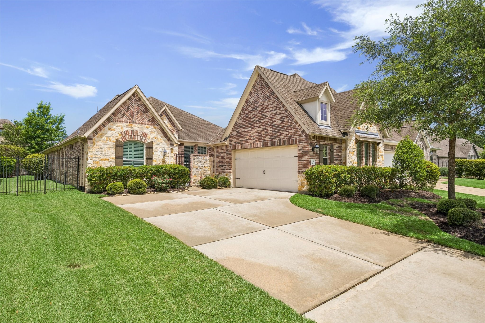 19 Peace Tree Way Tomball, TX 77375 - Photo 3 of 36 Manageable lot is easy to maintain