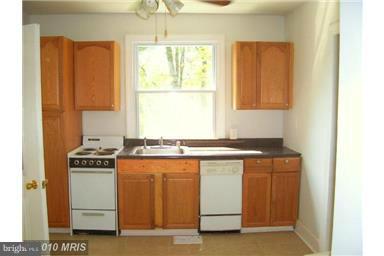 10904 Bell Road Lanham, MD 20706 - Photo 2 of 12 Kitchen