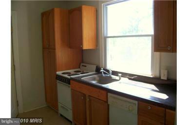 10904 Bell Road Lanham, MD 20706 - Photo 3 of 12 Kitchen