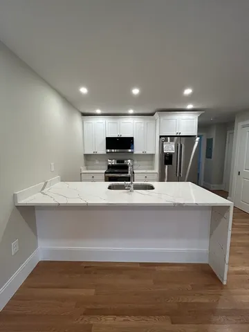 $2,750 | 15-21 Carson Street, Unit 6, Boston, MA 02125