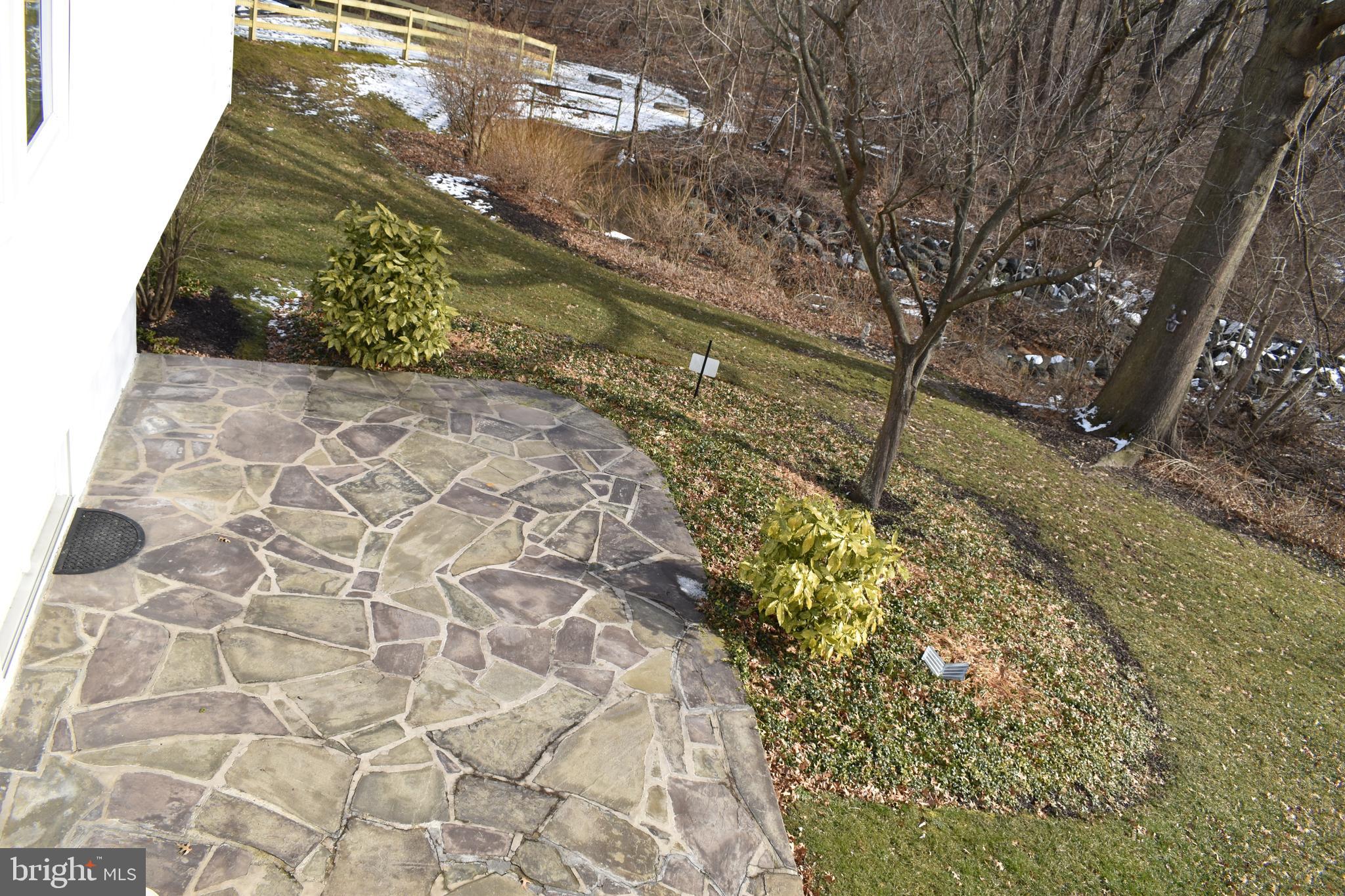 4420 Wynn Road Baltimore, MD 21236 - Photo 37 of 43 a backyard of a house
