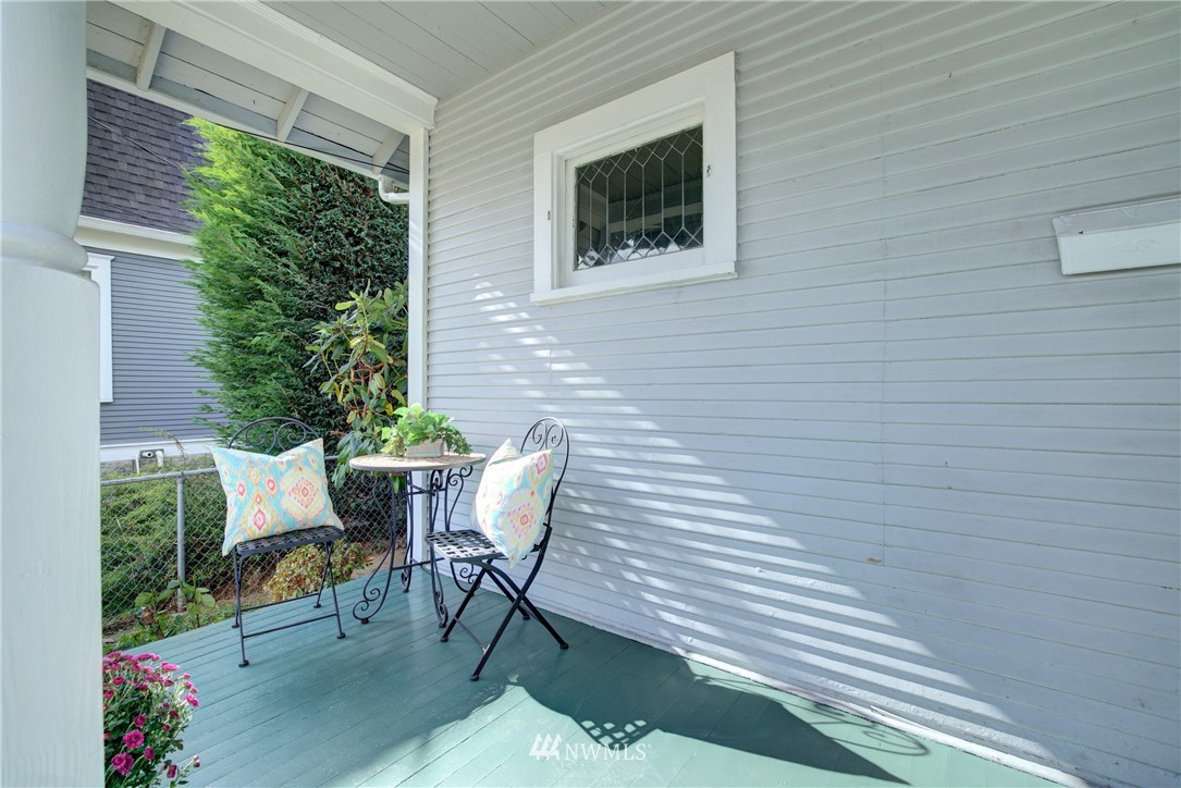 339 Meadow Avenue North Renton, WA 98057 - Photo 2 of 23 Gallery Image 2