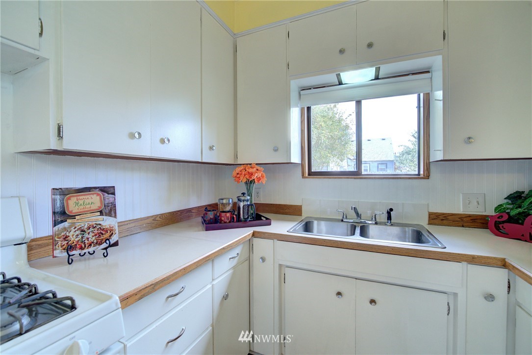 339 Meadow Avenue North Renton, WA 98057 - Photo 18 of 23 Gallery Image 18