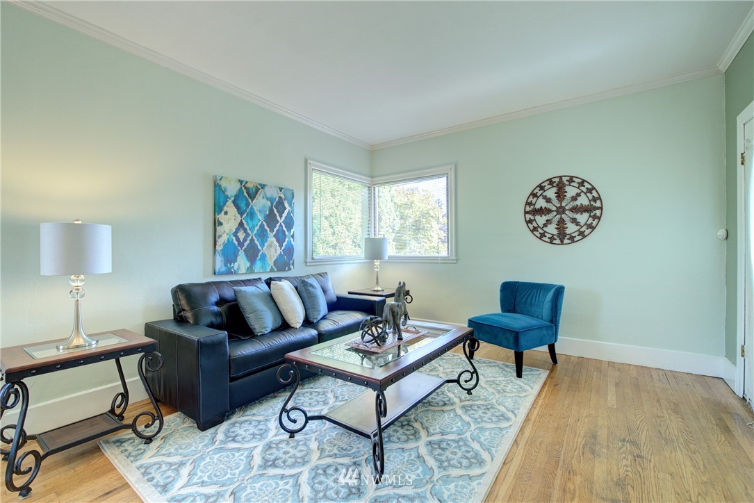 339 Meadow Avenue North Renton, WA 98057 - Photo 4 of 23 Gallery Image 4