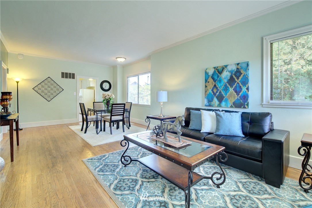 339 Meadow Avenue North Renton, WA 98057 - Photo 5 of 23 Gallery Image 5