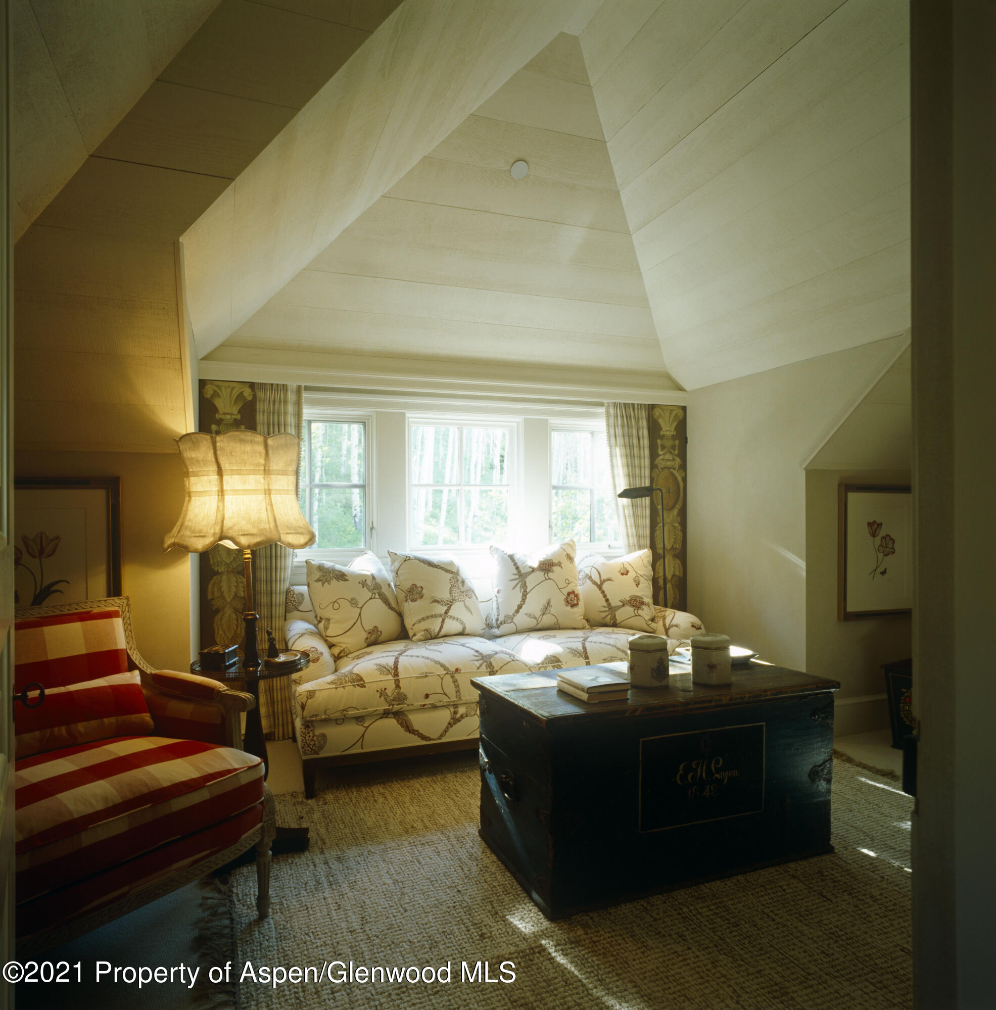 2500 Little Annie Road Aspen, CO 81612 - Photo 11 of 18 a living room with furniture and a window