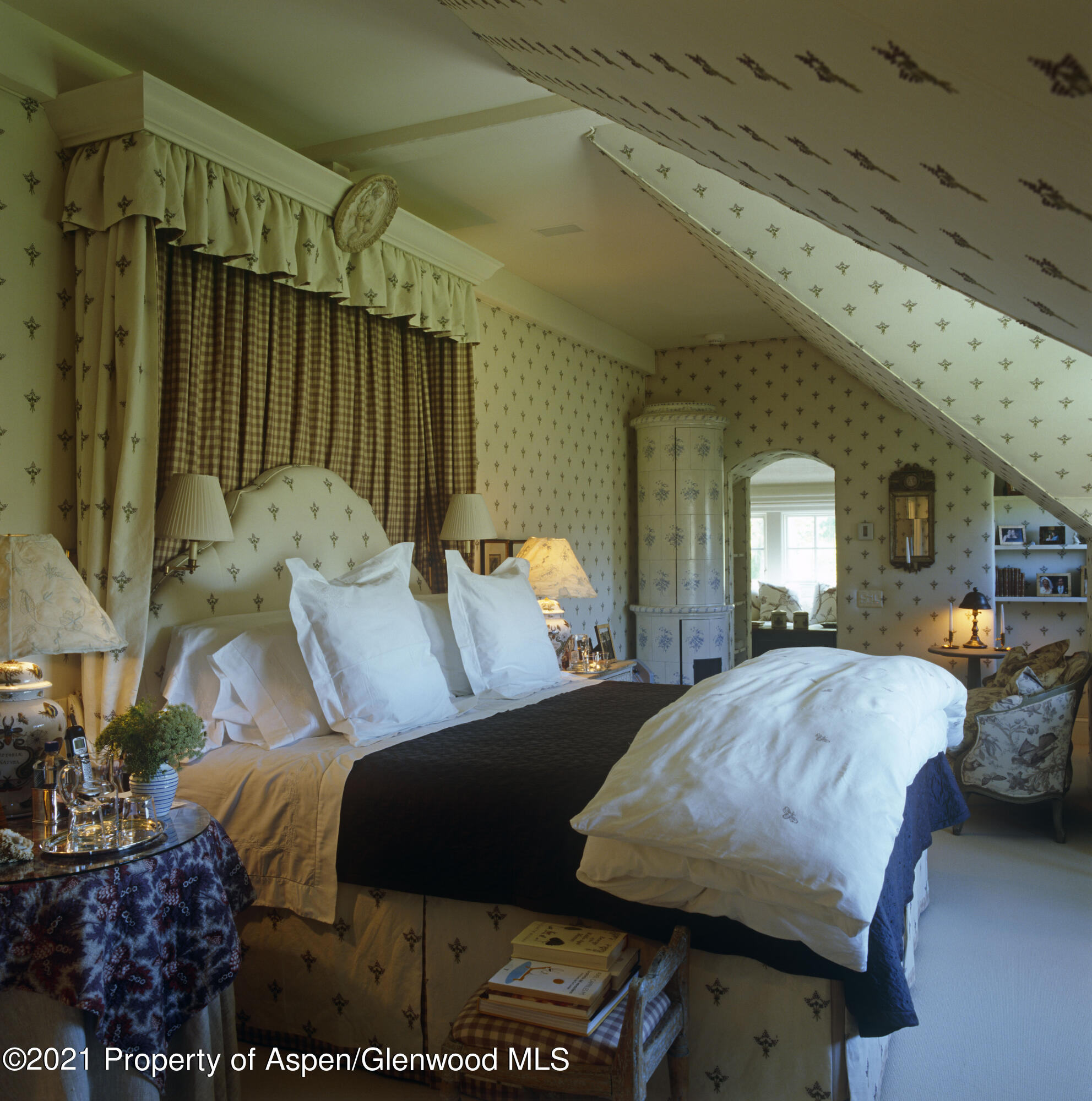 2500 Little Annie Road Aspen, CO 81612 - Photo 12 of 18 a bedroom with bed and window