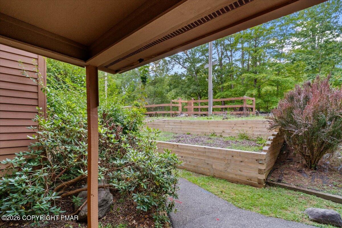 337 Crewe Court Bushkill, PA 18324 - Photo 21 of 24 04-Photo-3