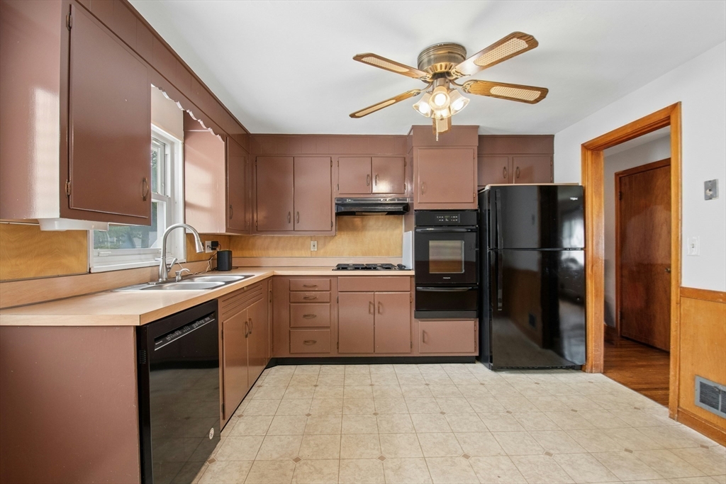 129 Chickering Road Dedham, MA 02026 - Photo 9 of 29 Gallery Image 9