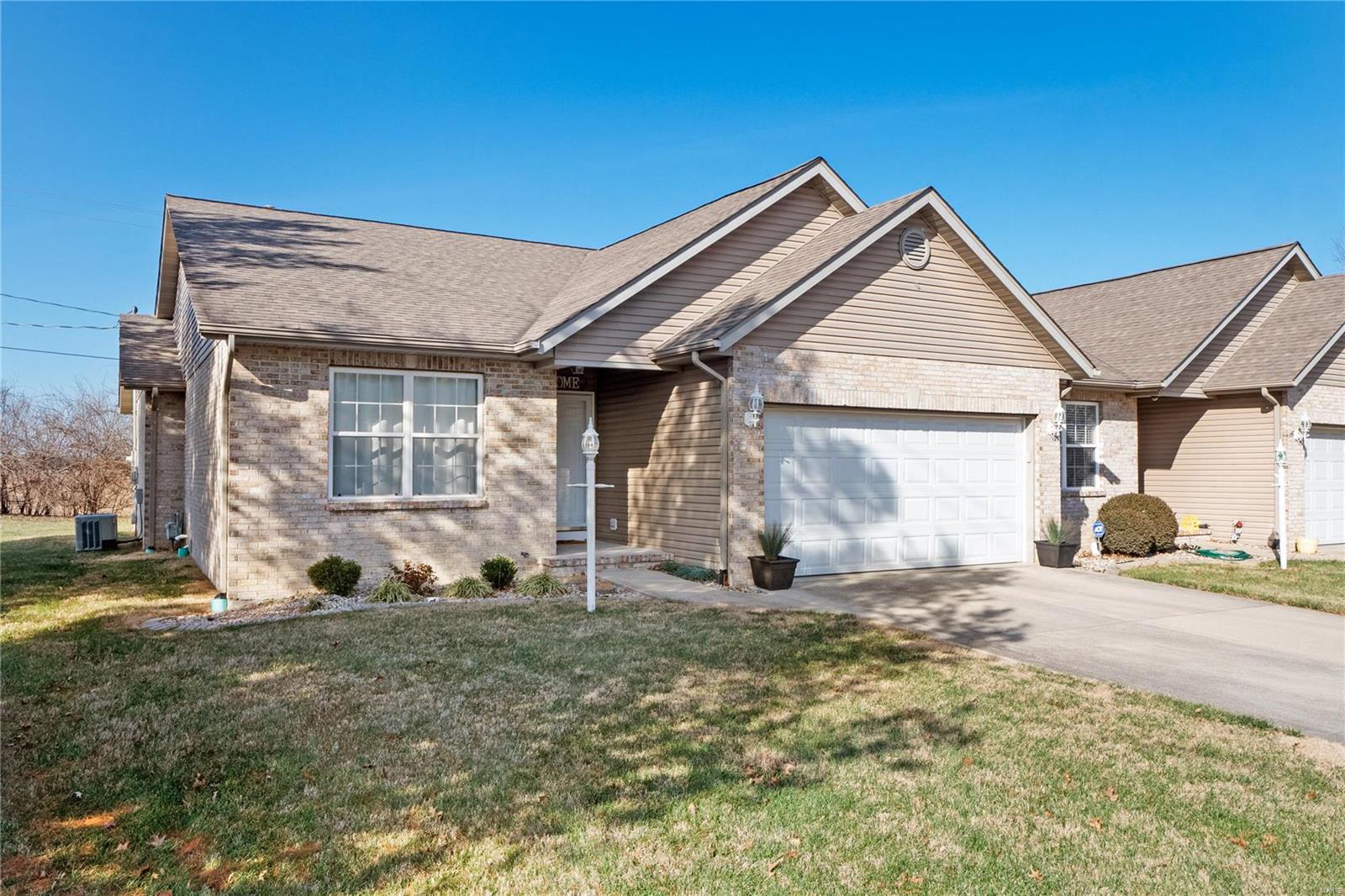 424 Aaron Drive Belleville, IL 62220 - Photo 2 of 30