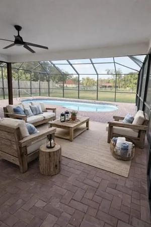 a view of a backyard