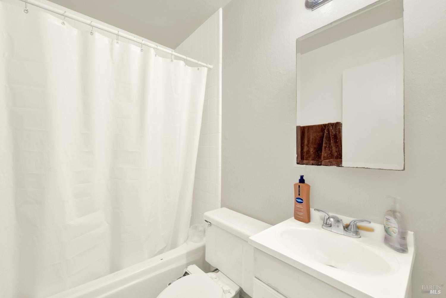 724 Delaware Street Fairfield, CA 94533 - Photo 17 of 33