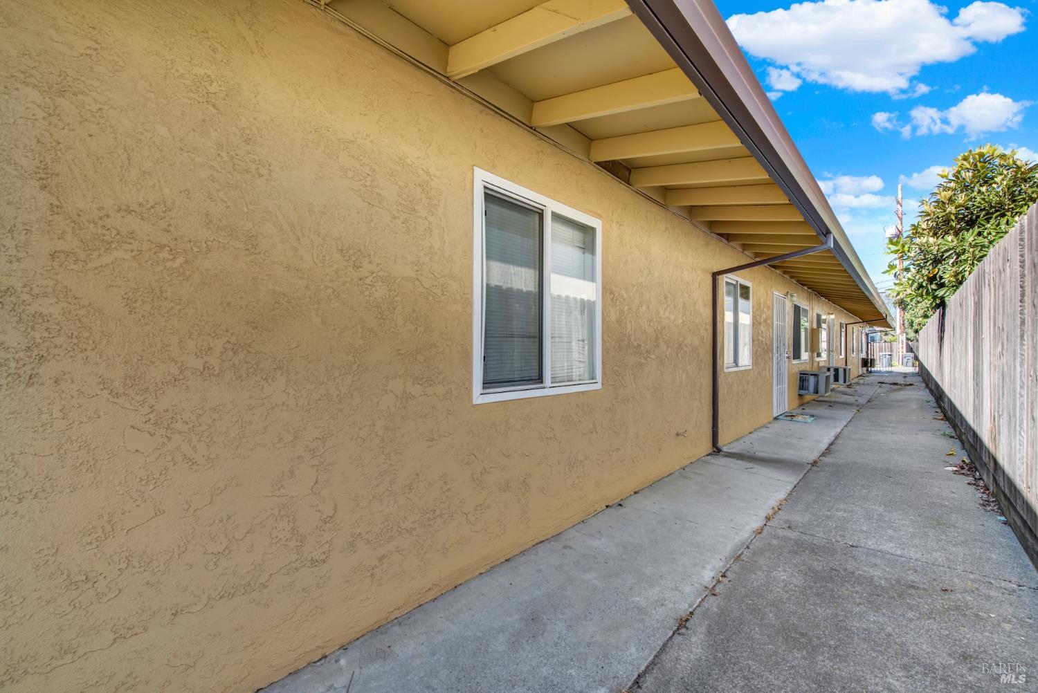 724 Delaware Street Fairfield, CA 94533 - Photo 3 of 33