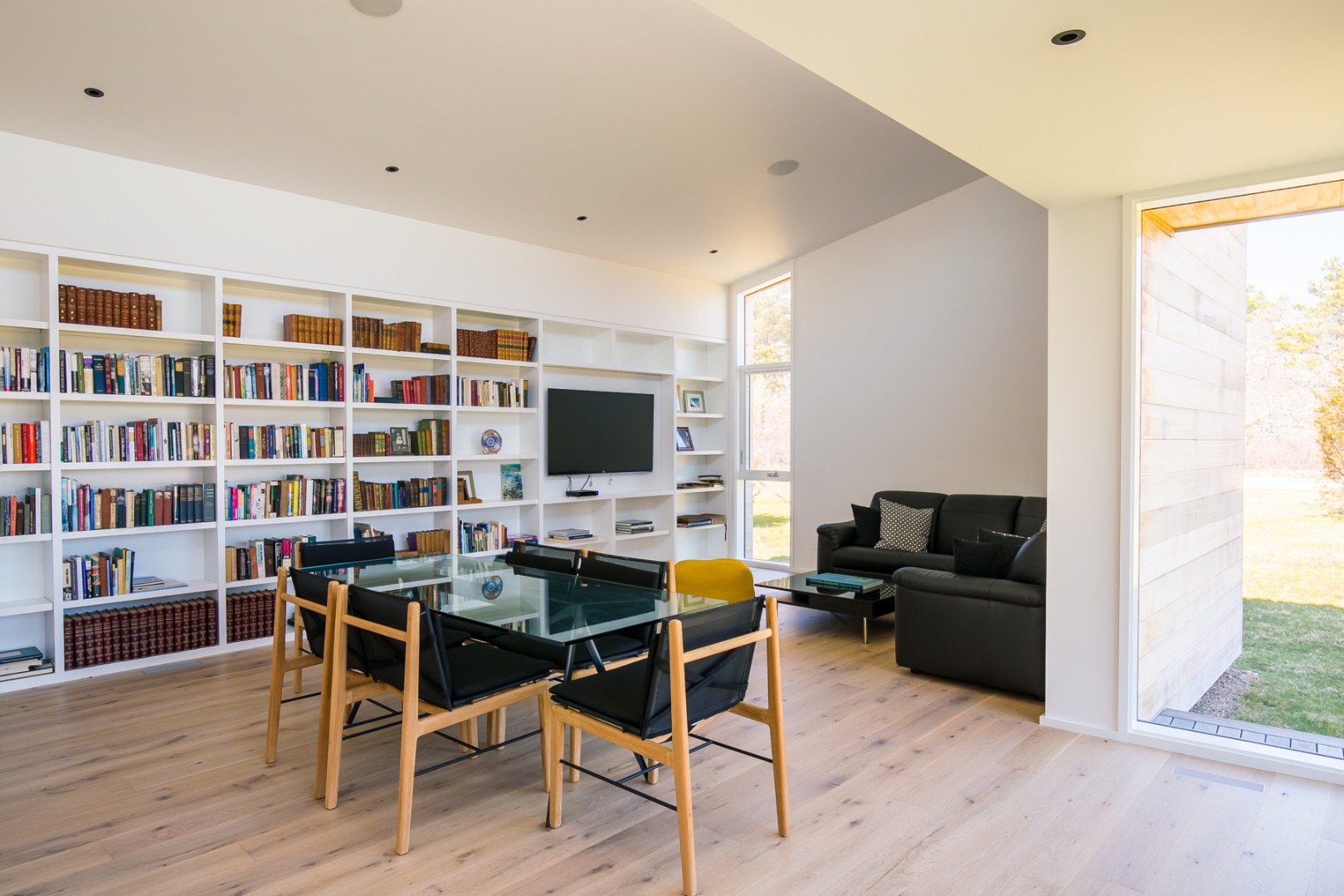 657 Scrubby Neck Road West Tisbury, MA 02568 - Photo 17 of 25 Library
