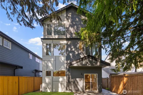 $999,950 | 3809 Northeast 89th Street, Seattle, WA 98115