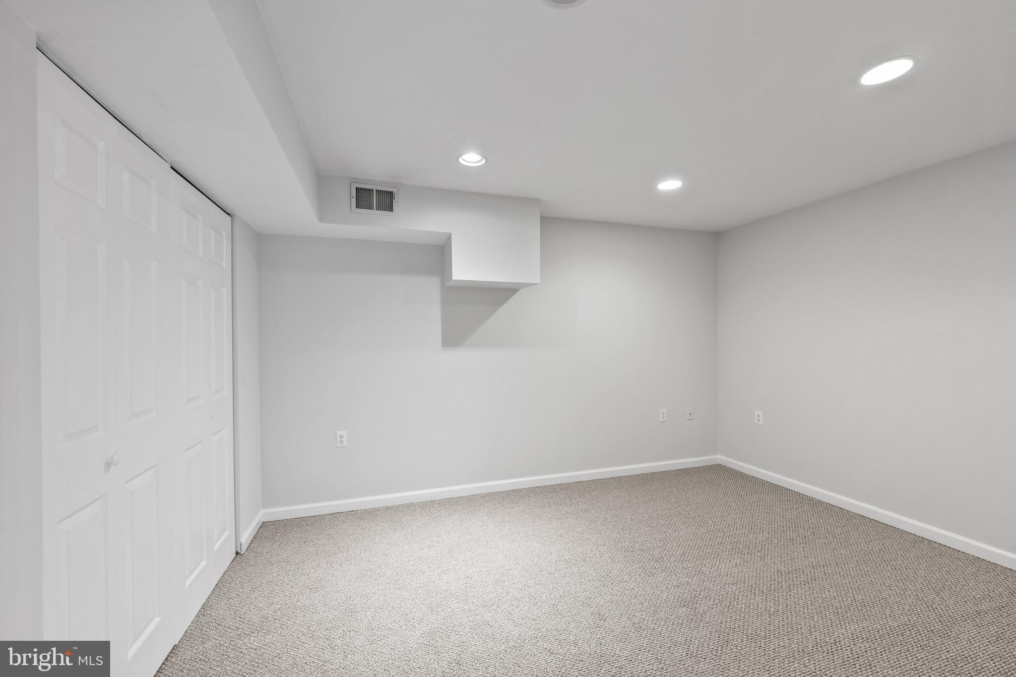 409 Midsummer Drive Gaithersburg, MD 20878 - Photo 35 of 41 a view of empty room