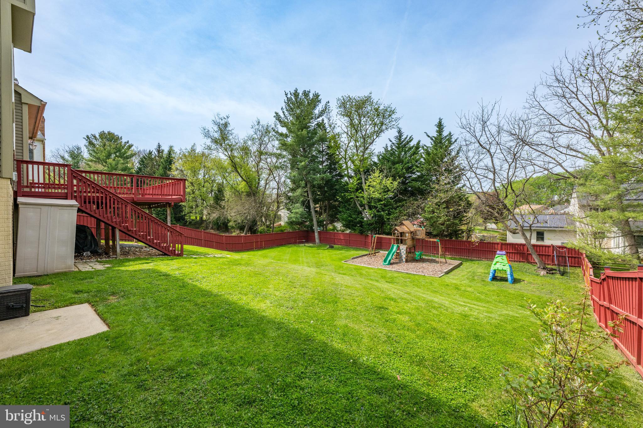 409 Midsummer Drive Gaithersburg, MD 20878 - Photo 37 of 41 a view of a backyard with sitting area