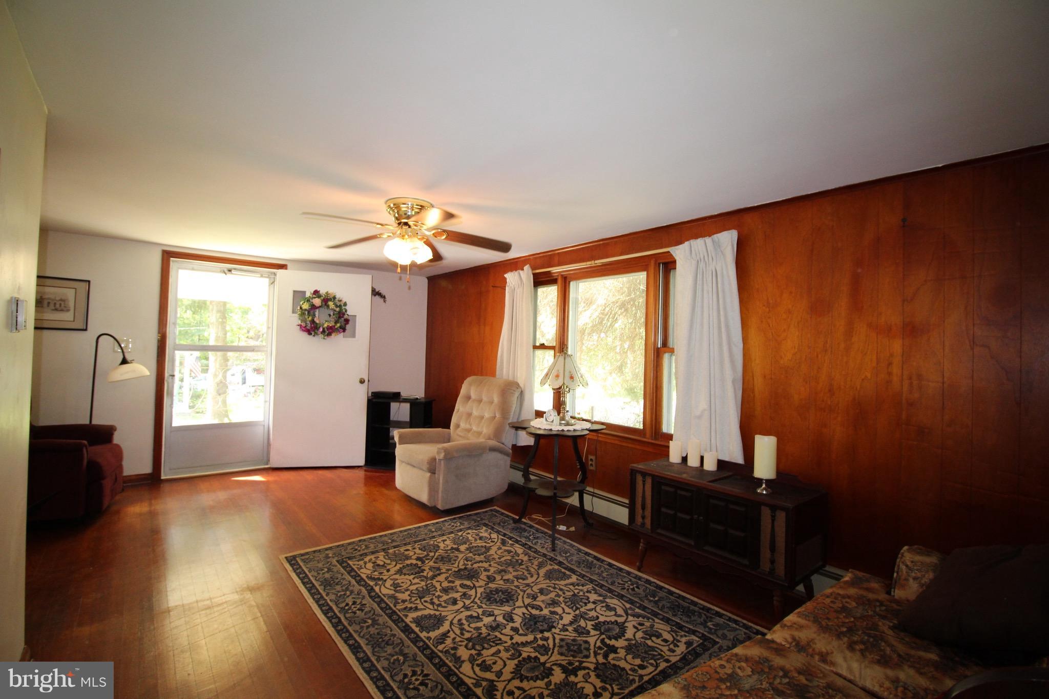 21105 Ridge Road Freeland, MD 21053 - Photo 4 of 9 Lots of Light