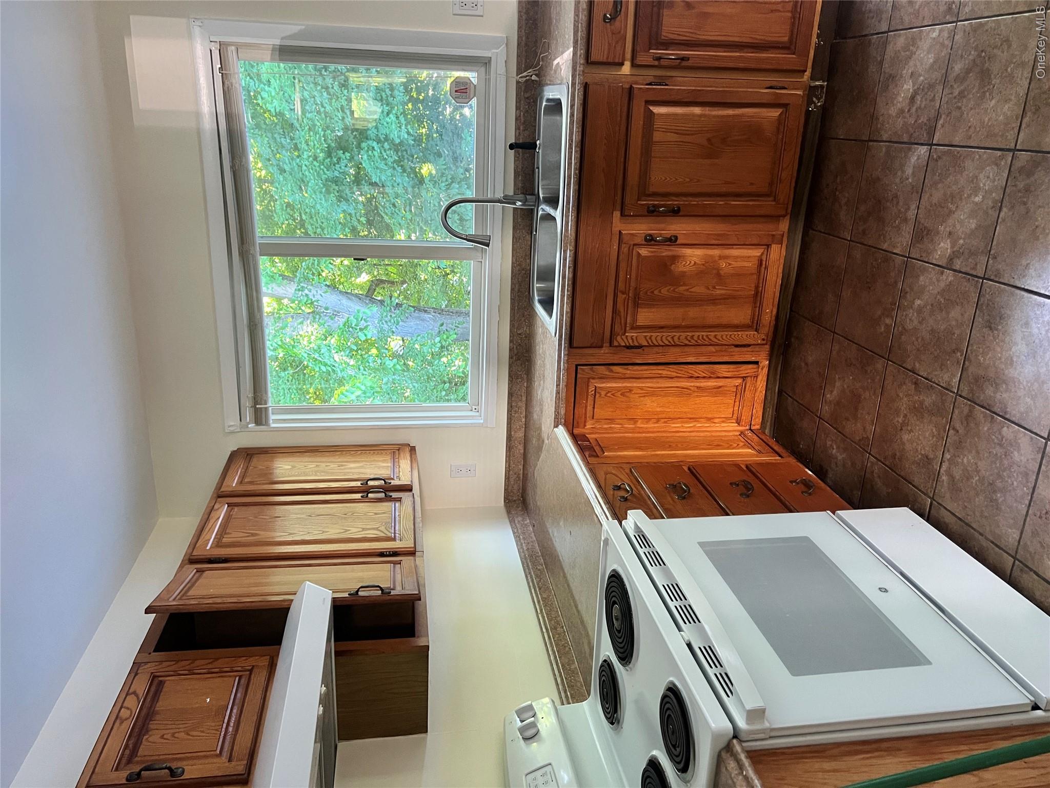 506 Kissam Road Peekskill, NY 10566 - Photo 7 of 10