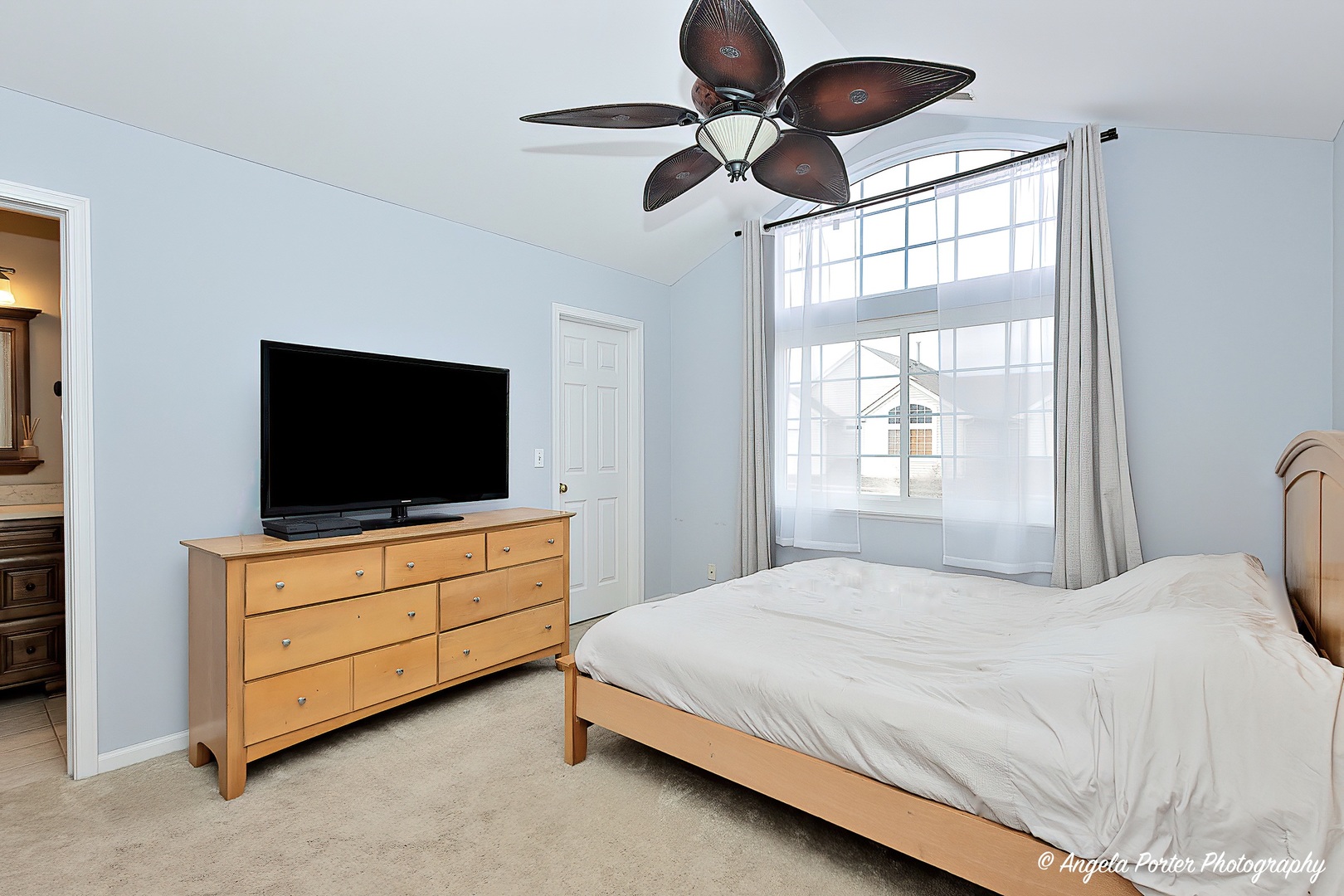 360 Tower Drive Hainesville, IL 60030 - Photo 13 of 22 a bedroom with a bed and a flat screen tv