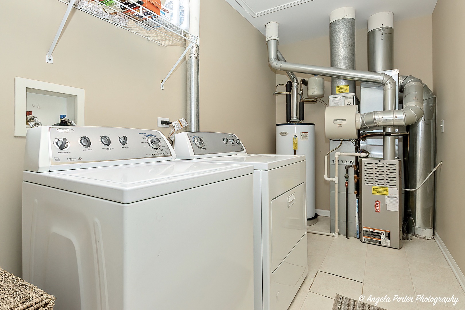 360 Tower Drive Hainesville, IL 60030 - Photo 19 of 22 a utility room with dryer and washer