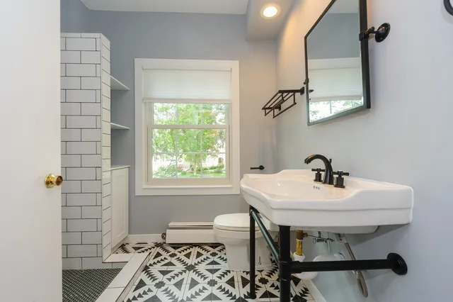 $4,900 | 706 Juniper Road, Glenview, IL 60025