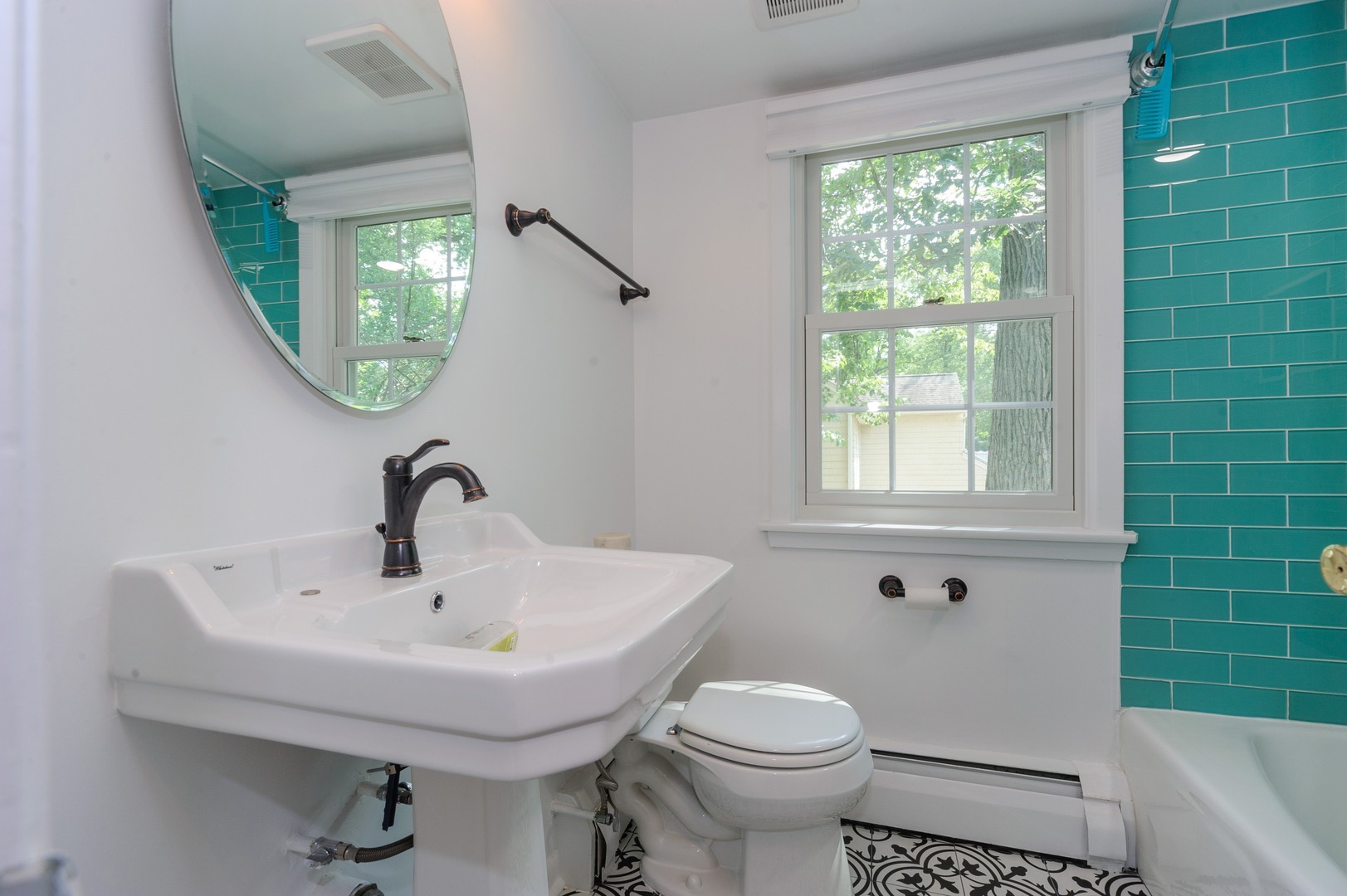 706 Juniper Road Glenview, IL 60025 - Photo 6 of 8