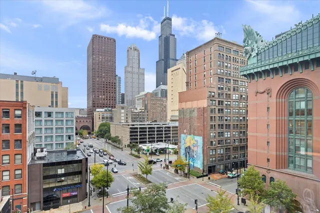 $450,000 | 520 South State Street, Unit 710, Chicago, IL 60605