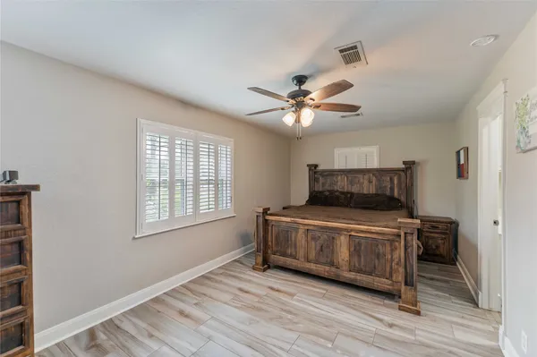 $925,000 | 6814 Avenue O, Santa Fe, TX 77510