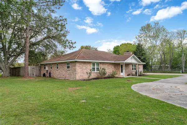$925,000 | 6814 Avenue O, Santa Fe, TX 77510