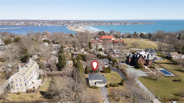 $10,000 | 26 Red Cross Avenue, Newport, RI 02840