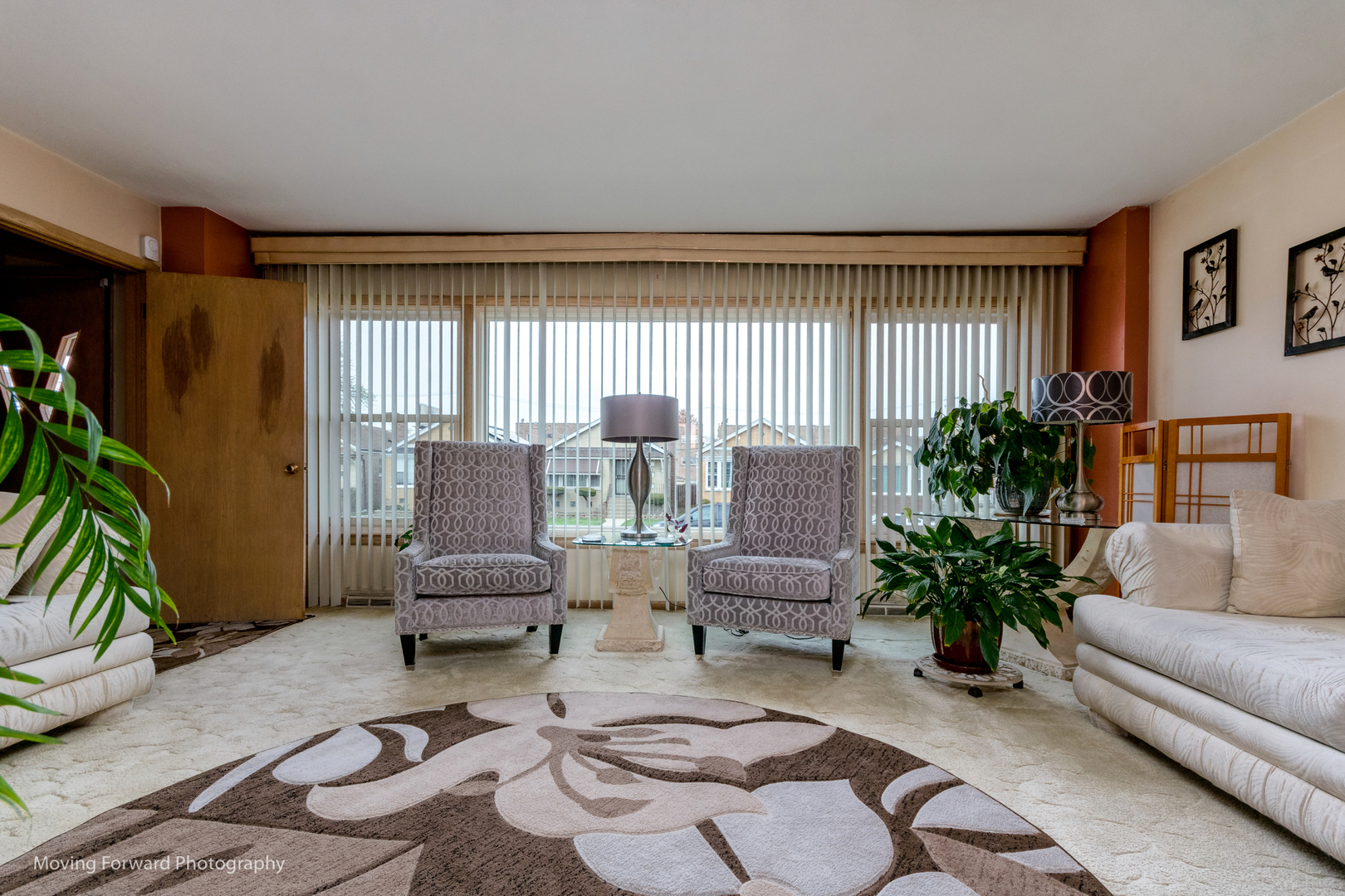 Undisclosed Address Chicago, IL 60652 - Photo 4 of 15 a living room with furniture and a potted plant