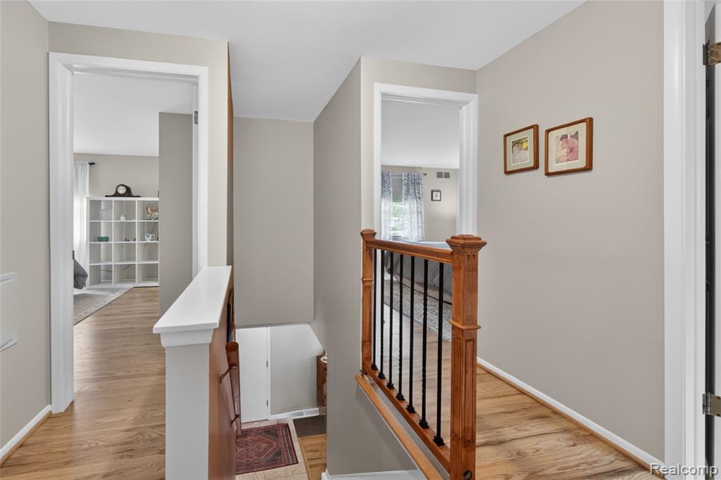 3560 Beach Road Troy, MI 48084 - Photo 17 of 34