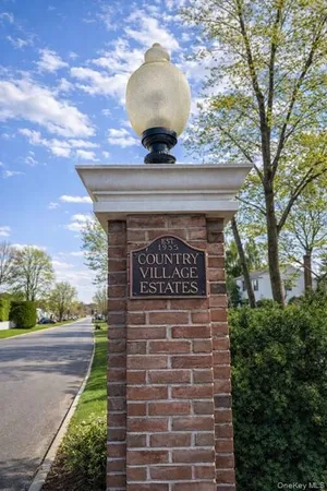 $869,000 | 20 Marilynn Street, East Islip, NY 11730