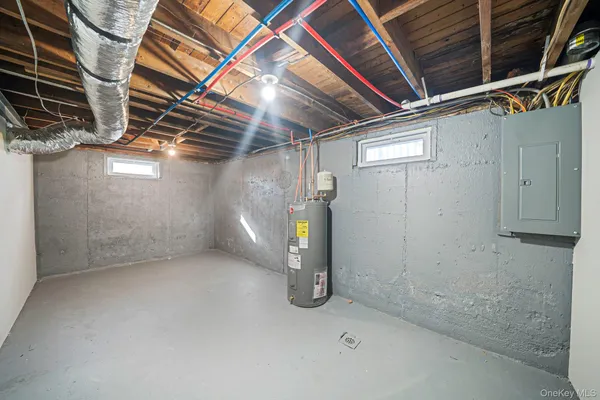 $869,000 | 20 Marilynn Street, East Islip, NY 11730