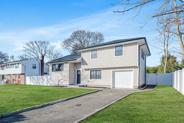 $869,000 | 20 Marilynn Street, East Islip, NY 11730