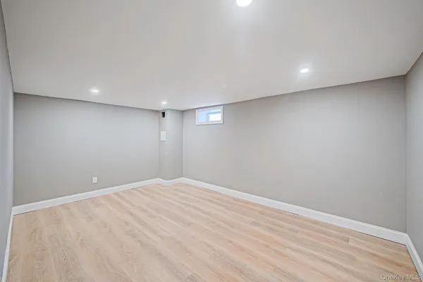 $869,000 | 20 Marilynn Street, East Islip, NY 11730