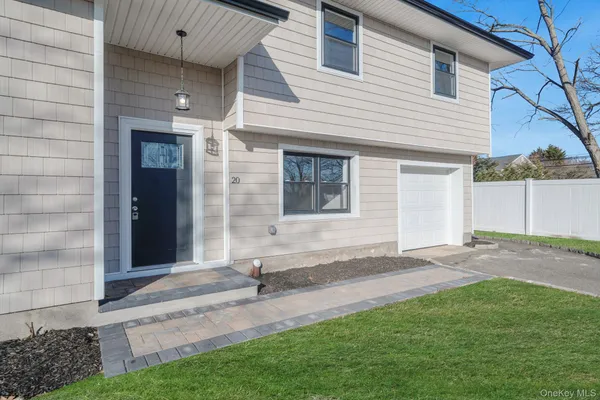 $869,000 | 20 Marilynn Street, East Islip, NY 11730