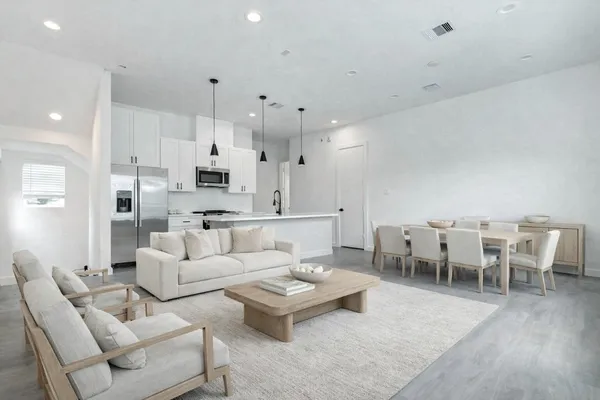 $390,000 | 6011 Beall Street, Houston, TX 77091