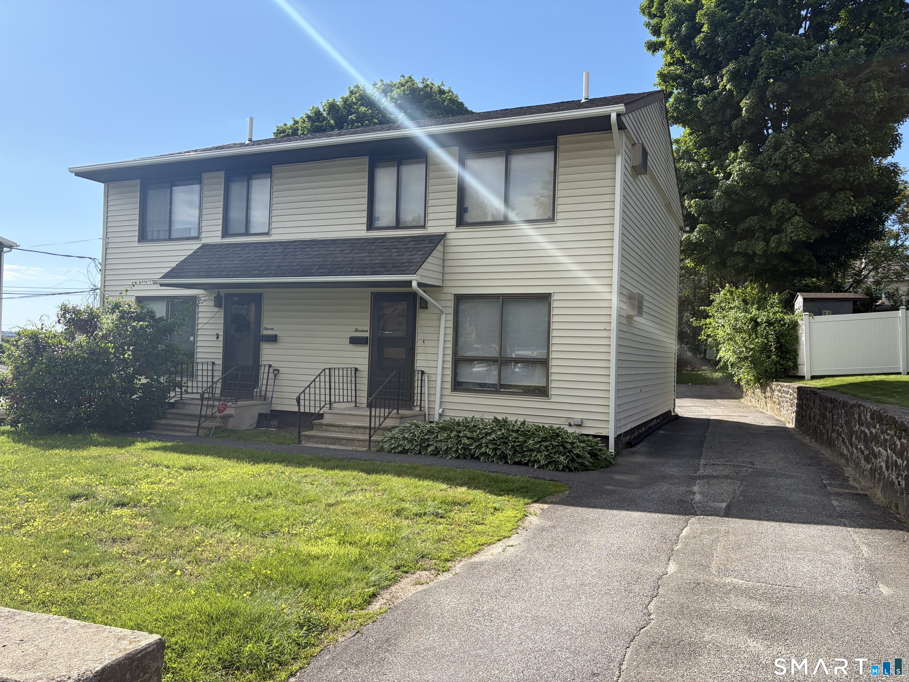 11 Fox Street Waterbury, CT 06708 - Photo 2 of 10