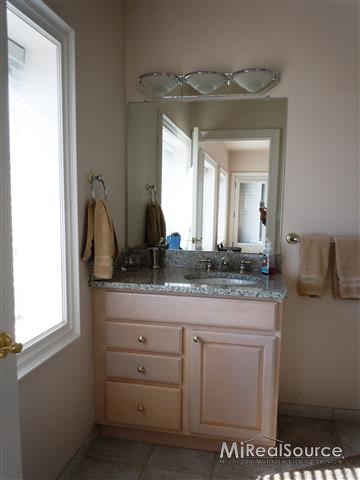 32176 North River Road, Unit 4 Harrison Township, MI 48045 - Photo 12 of 30 31148941-11.JPG