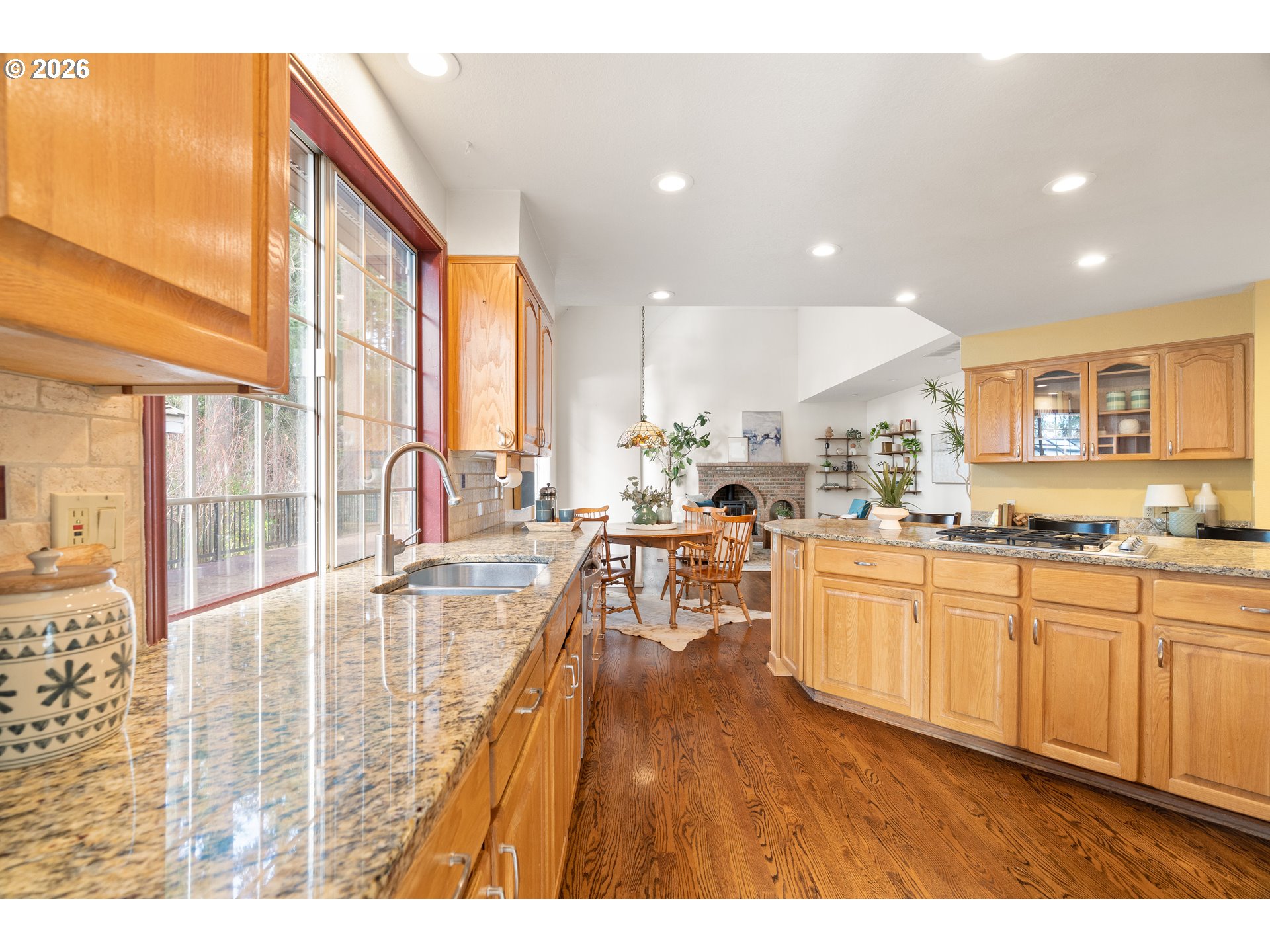 9985 Southwest 141st Avenue Beaverton, OR 97008 - Photo 13 of 47 a open kitchen with lots of counter top space