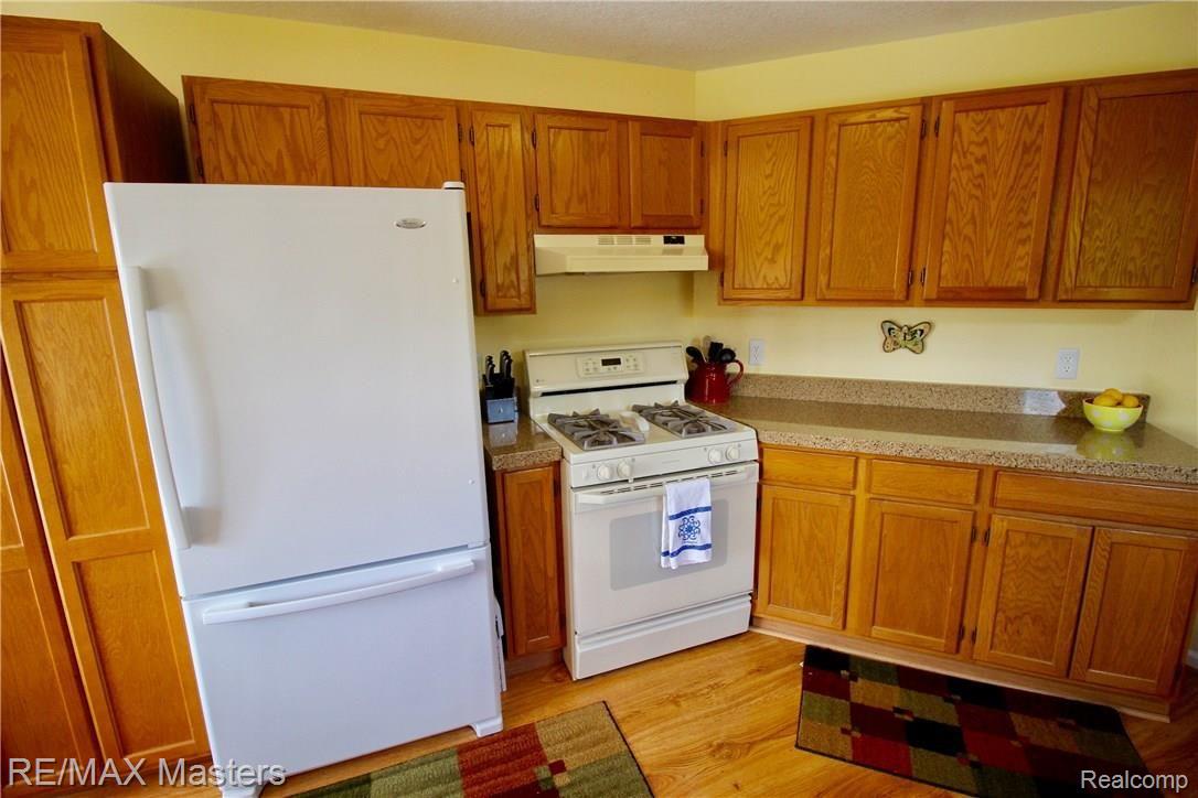 36905 Felt Road New Boston, MI 48164 - Photo 11 of 36 IMG_0702.jpg