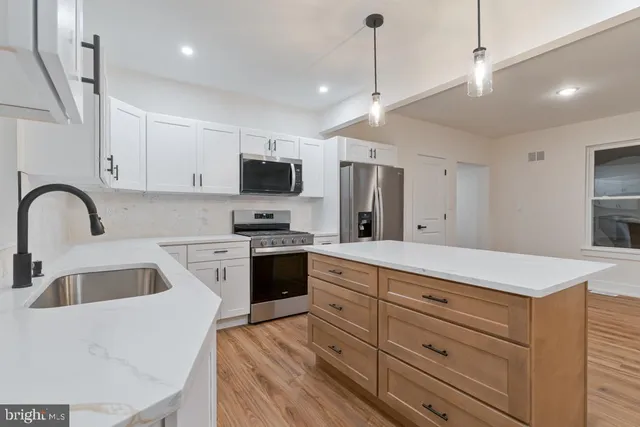 $425,000 | 10 North Hilltop Avenue, Somerdale, NJ 08083