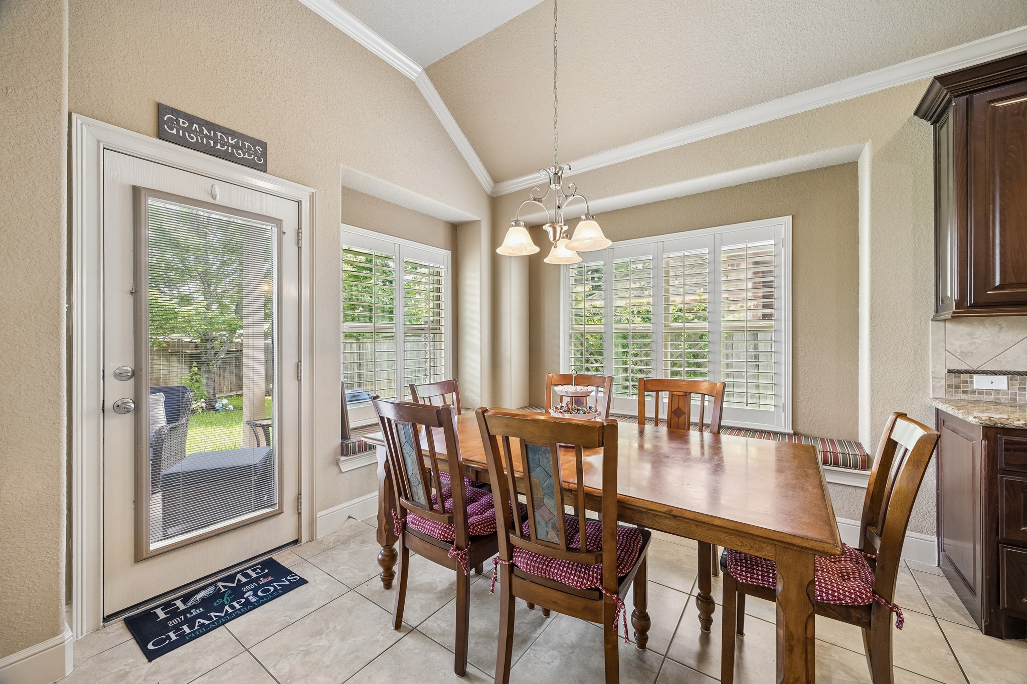 14 Tallgrass Way Spring, TX 77389 - Photo 17 of 31 Breakfast area